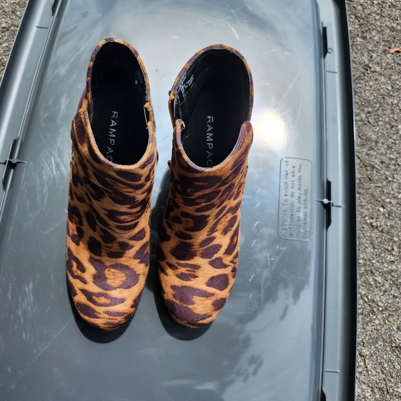 Rampage leopard print wedge booties women's 6 - Picture 3 of 6